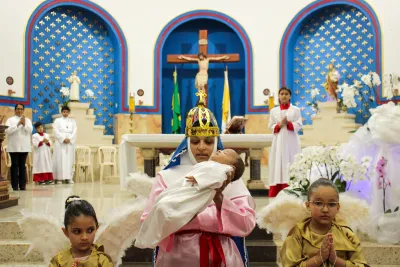 30 dia com Maria - Santa Missa e Coroação - Romeiros Devotos da Paróquia São Sebastião (Pedrinópolis))
