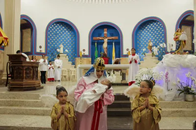 30 dia com Maria - Santa Missa e Coroação - Romeiros Devotos da Paróquia São Sebastião (Pedrinópolis))
