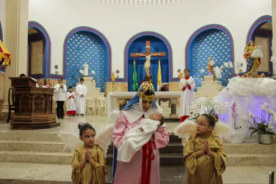 30 dia com Maria - Santa Missa e Coroação - Romeiros Devotos da Paróquia São Sebastião (Pedrinópolis))