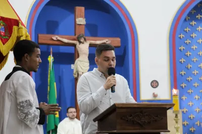 30 dia com Maria - Santa Missa e Coroação - Romeiros Devotos da Paróquia São Vicente de Paulo (Uberlândia)