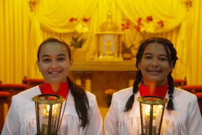 30 dia com Maria - Santa Missa e Coroação - Romeiros Devotos da Paróquia São Vicente de Paulo (Uberlândia)