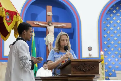 30 dia com Maria - Santa Missa e Coroação - Romeiros Devotos da Paróquia São Vicente de Paulo (Uberlândia)
