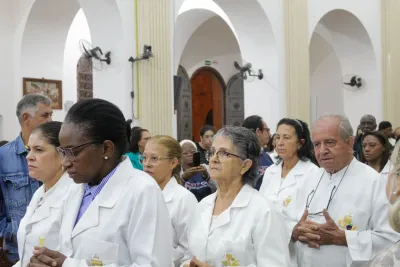 30 dia com Maria - Santa Missa e Coroação - Romeiros Devotos da Paróquia São Vicente de Paulo (Uberlândia)