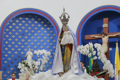 30 dia com Maria - Santa Missa e Coroação - Romeiros Devotos da Paróquia São Vicente de Paulo (Uberlândia)