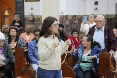 30 dia com Maria - Santa Missa e Coroação - Romeiros Devotos da Paróquia São Vicente de Paulo (Uberlândia)
