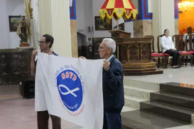30 dia com Maria - Santa Missa e Coroação - Romeiros Devotos da Paróquia São Vicente de Paulo (Uberlândia)