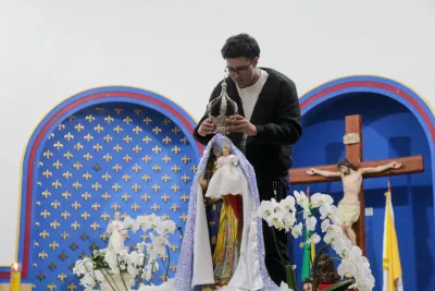 30 dia com Maria - Santa Missa e Coroação - Romeiros Devotos da Paróquia São Vicente de Paulo (Uberlândia)