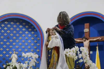 30 dia com Maria - Santa Missa e Coroação - Romeiros Devotos da Paróquia São Vicente de Paulo (Uberlândia)
