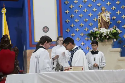 30 dia com Maria - Santa Missa e Coroação - Romeiros Devotos da Paróquia São Vicente de Paulo (Uberlândia)