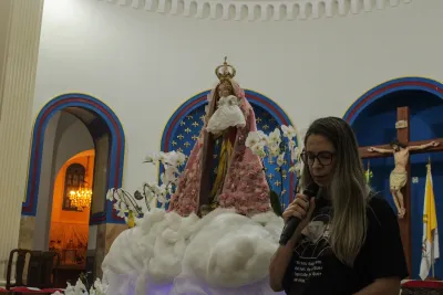 30 dia com Maria - Santa Missa e Coroação - Romeiros Devotos da Paróquia São Vicente de Paulo (Uberlândia)