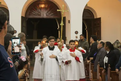 30 dia com Maria - Santa Missa e Coroação - Romeiros Devotos da Paróquia São Vicente de Paulo (Uberlândia)