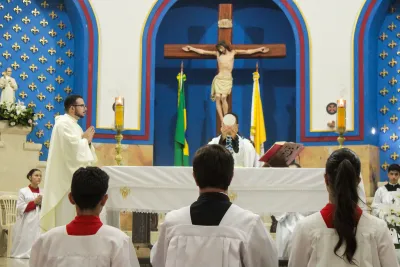 30 dia com Maria - Santa Missa e Coroação - Romeiros Devotos da Paróquia São Vicente de Paulo (Uberlândia)