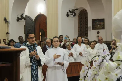30 dia com Maria - Santa Missa e Coroação - Romeiros Devotos da Paróquia São Vicente de Paulo (Uberlândia)
