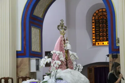 30 dia com Maria - Santa Missa e Coroação - Romeiros Devotos da Paróquia São Vicente de Paulo (Uberlândia)