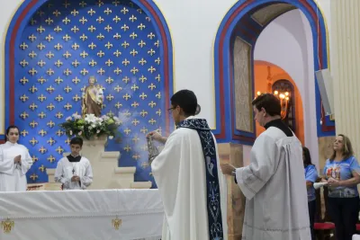 30 dia com Maria - Santa Missa e Coroação - Romeiros Devotos da Paróquia São Vicente de Paulo (Uberlândia)