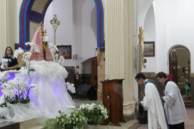 30 dia com Maria - Santa Missa e Coroação - Romeiros Devotos da Paróquia São Vicente de Paulo (Uberlândia)