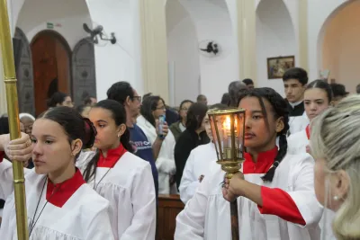 30 dia com Maria - Santa Missa e Coroação - Romeiros Devotos da Paróquia São Vicente de Paulo (Uberlândia)