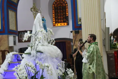 30 dia com Maria - Santa Missa e Coroação - Romeiros Devotos das Pastorais do Santuário Basílica