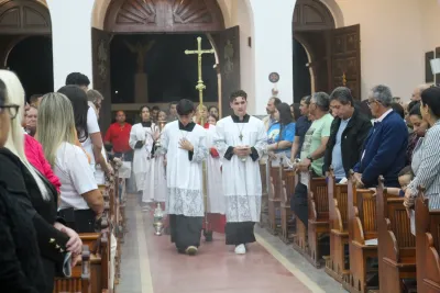 30 dia com Maria - Santa Missa e Coroação - Romeiros Devotos das Pastorais do Santuário Basílica