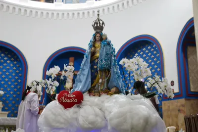 30 dia com Maria - Santa Missa e Coroação - Romeiros Devotos das Pastorais do Santuário Basílica