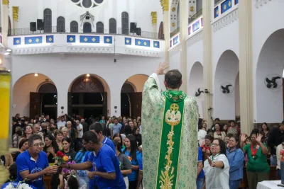 30 dia com Maria - Santa Missa e Coroação - Romeiros Devotos das Pastorais do Santuário Basílica