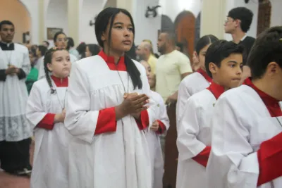 30 dia com Maria - Santa Missa e Coroação - Romeiros Devotos das Pastorais do Santuário Basílica