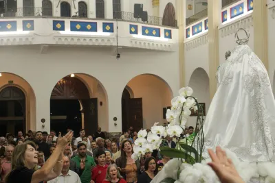 30 dia com Maria - Santa Missa e Coroação - Romeiros Devotos das Pastorais do Santuário Basílica