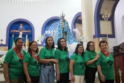 30 dia com Maria - Santa Missa e Coroação - Romeiros Devotos das Pastorais do Santuário Basílica