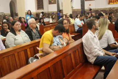 30 dia com Maria - Santa Missa e Coroação - Romeiros Devotos das Pastorais do Santuário Basílica