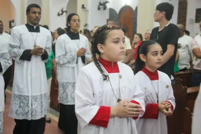 30 dia com Maria - Santa Missa e Coroação - Romeiros Devotos das Pastorais do Santuário Basílica