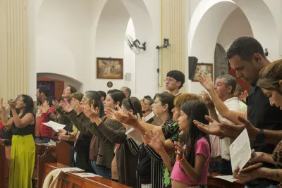 30 dia com Maria - Santa Missa e Coroação - Romeiros Devotos das Pastorais do Santuário Basílica