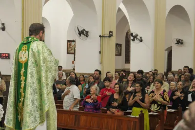 30 dia com Maria - Santa Missa e Coroação - Romeiros Devotos das Pastorais do Santuário Basílica