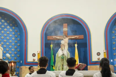 30 dia com Maria - Santa Missa e Coroação - Romeiros Devotos das Pastorais do Santuário Basílica