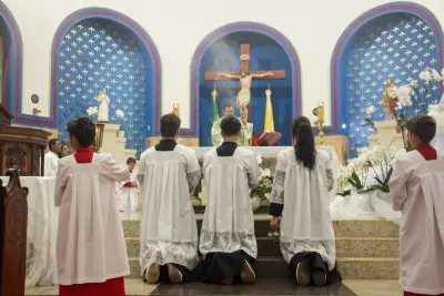 30 dia com Maria - Santa Missa e Coroação - Romeiros Devotos das Pastorais do Santuário Basílica