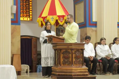 30 dia com Maria - Santa Missa e Coroação - Romeiros Devotos das Pastorais do Santuário Basílica