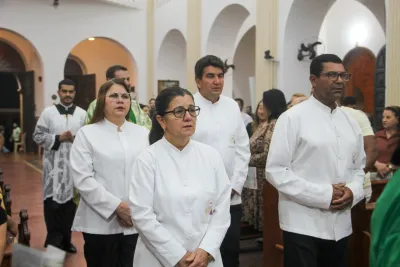 30 dia com Maria - Santa Missa e Coroação - Romeiros Devotos das Pastorais do Santuário Basílica