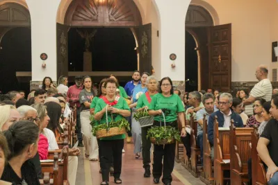 30 dia com Maria - Santa Missa e Coroação - Romeiros Devotos das Pastorais do Santuário Basílica