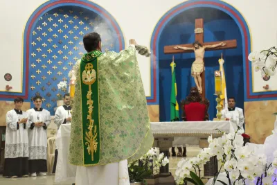 30 dia com Maria - Santa Missa e Coroação - Romeiros Devotos das Pastorais do Santuário Basílica