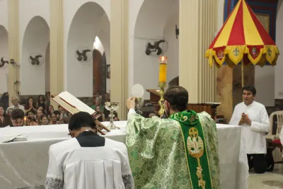 30 dia com Maria - Santa Missa e Coroação - Romeiros Devotos das Pastorais do Santuário Basílica