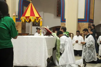 30 dia com Maria - Santa Missa e Coroação - Romeiros Devotos das Pastorais do Santuário Basílica