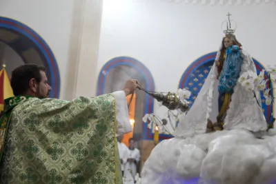 30 dia com Maria - Santa Missa e Coroação - Romeiros Devotos das Pastorais do Santuário Basílica