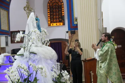 30 dia com Maria - Santa Missa e Coroação - Romeiros Devotos das Pastorais do Santuário Basílica