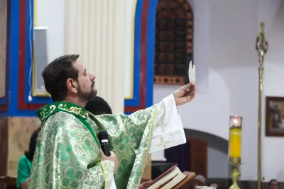 30 dia com Maria - Santa Missa e Coroação - Romeiros Devotos das Pastorais do Santuário Basílica