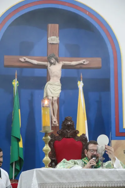 30 dia com Maria - Santa Missa e Coroação - Romeiros Devotos das Pastorais do Santuário Basílica
