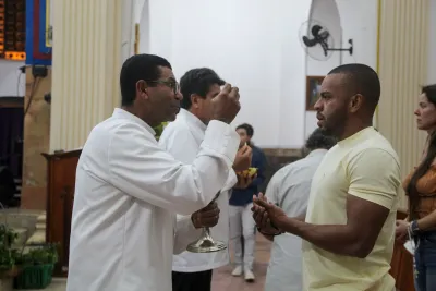 30 dia com Maria - Santa Missa e Coroação - Romeiros Devotos das Pastorais do Santuário Basílica