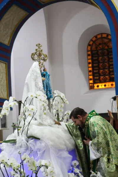 30 dia com Maria - Santa Missa e Coroação - Romeiros Devotos das Pastorais do Santuário Basílica