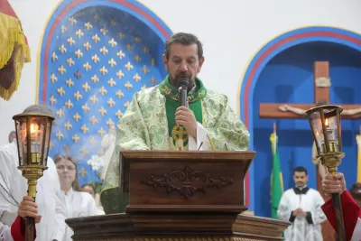30 dia com Maria - Santa Missa e Coroação - Romeiros Devotos das Pastorais do Santuário Basílica