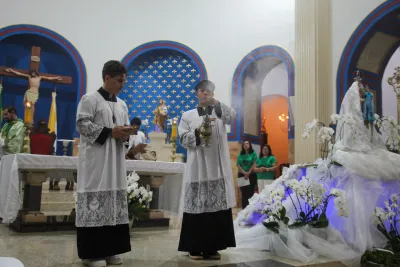 30 dia com Maria - Santa Missa e Coroação - Romeiros Devotos das Pastorais do Santuário Basílica