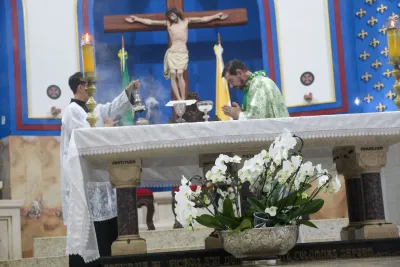 30 dia com Maria - Santa Missa e Coroação - Romeiros Devotos das Pastorais do Santuário Basílica
