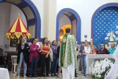 30 dia com Maria - Santa Missa e Coroação - Romeiros Devotos das Pastorais do Santuário Basílica